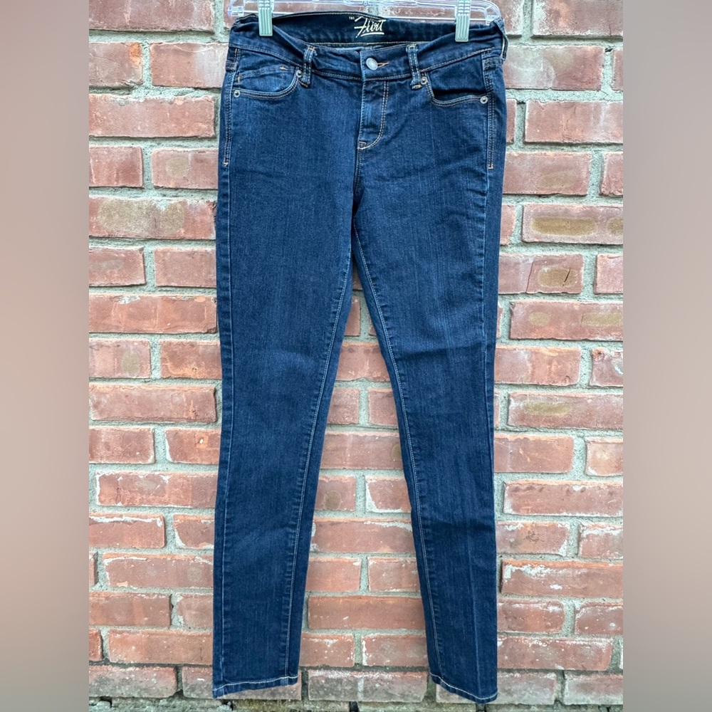Old Navy size 2 the flirt skinny denim blue jeans pants EUC